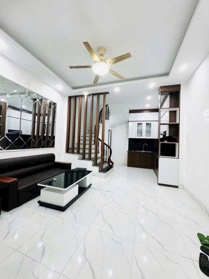 bán nhà trần phú hà đông dt 38m2 -5t ngay ga văn quán , giá 8tỷ3 , ở ngay