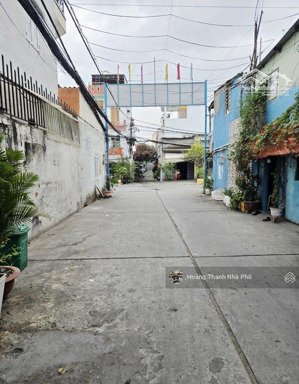 nhà bán vị trí đẹp - khu vip gần chợ bình long - 40m2- giáp tân phú _giá 4,7tỷ