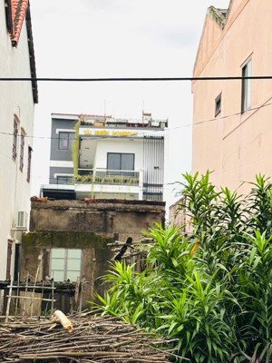 sụp hầm ! lô đất mt đườg biển lạc long quân tp hội an 135m ngang 6.6m giá chỉ 4t8