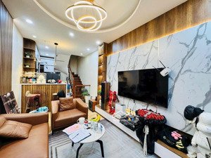 bán nhà hồng mai trung tâm hai bà trưng cách trường đh bách khoa 1km 40m 4t 8ty có bớt