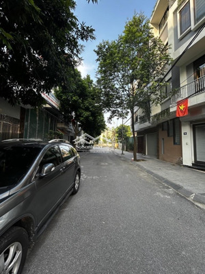 bán nhà thanh am 40m² , mt 5,7m , 7 tầng thang máy, gara ôtô gia chào 10 tỷ tl .