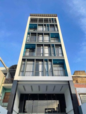 căn hộ full nội thất ngay hàng xanh - cực xịn