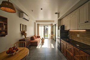 cho thuê căn hộ gần quận 1, dương bá trạc quận 8, 1pn ban công, full nội thất gần chợ bến thành