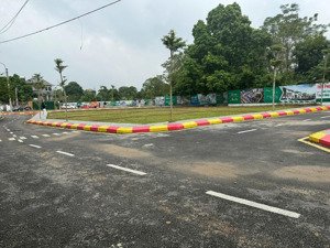 cắt lỗ ngay 200tr - dt 100m - mt 7m - full thổ cư - ngay đại học quốc gia và quốc lộ 21