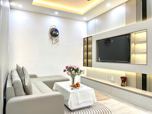 một căn hộ nội thất mới chỉ việc xách vali vào ở_ cách biển chỉ vài bước chân tại mt viễn triều