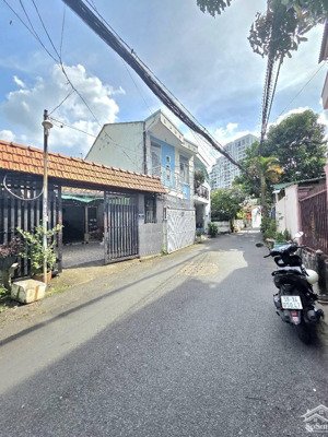 chỉ 65tr/m2 sở hữu ngay căn nhà cấp 4 vip dt 120m2, đường xe tải, khu bên sông, hiệp bình chánh