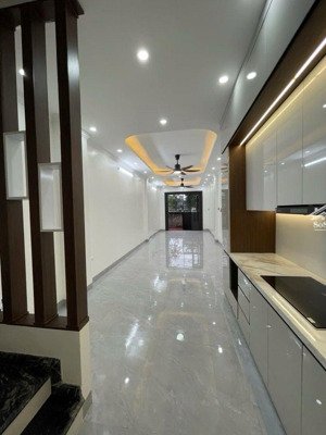 nhà mới việt hưng 62m2 giá hơn 7 tỷ, tiềm năng đường lớn kinh doanh vỉa hè. lh 