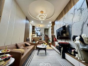 hồng mai, 40m 4 tầng đẹp long lanh, cách mặt phố chỉ 20m, giá hiếm chỉ 7.86 tỷ