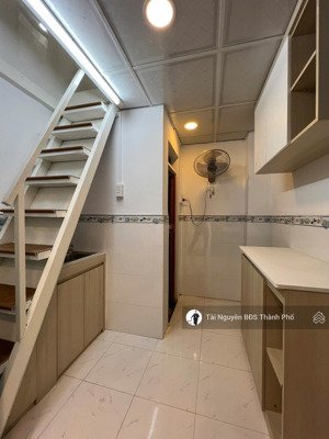 nhỉnh 1 tỷ sở hữu nhà 3 tầng p.3 quận 6 gần quận 1 chợ cây gỏ phạm phú thứ nhà mới, 2pn 2wc