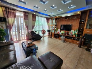 nhà 4 tầng gần vincom nam long quận 7, xe hơi vào nhà, 6x20m, nhỉnh 12 tỷ