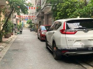 nhà phố nguyễn văn huyên - ô tô đỗ cửa - 7 tầng thang máy - full nội thất - 13,5 tỷ có thương lượng