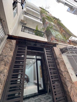 nhà đẹp kim giang 38m x 5 tầng full nội thất về ở ngay, chợ, trường đầy đủ, ngõ sạch sẽ an ninh