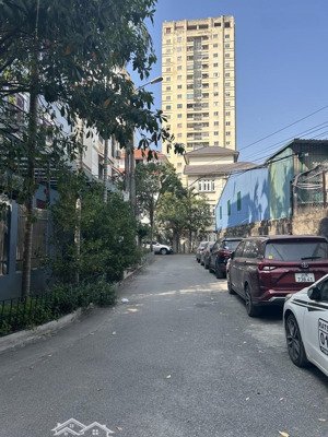 bán nhà biệt thự sân vườn - đền lừ 122 m2, mt 8,5 m, giá 27 tỷ