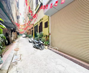 siêu phẩm hoàng quốc việt cầu giấy, ô tô tránh ,thang máy, gara, mặt tiền 6.8m, giá nhỉnh 17 tỷ