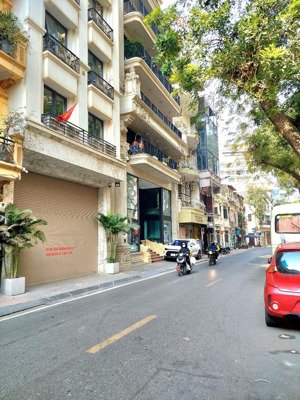 bán nhà mặt phố phó đức chính 83m2, giá: 56 tỷ. ba đình