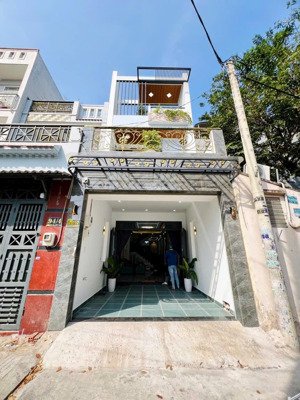 quận 12. siêu phẩm nhà phố 4m x 20m công nhận 80m . đúc 2,5 tấm hẻm 6m 1/ thới an 16