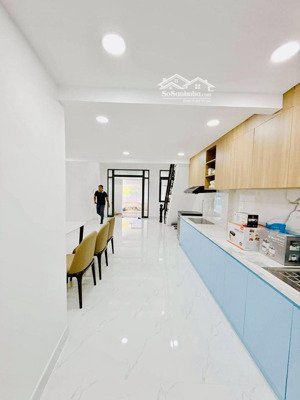 cách 3 căn ra mặt tiền đ. huỳnh tấn phát, tân thuận tây q7 - dt 4.5x12m, 3 tầng, 3pn - 5 tỷ nhỉnh