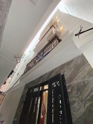 bán nhà hoàng mai 5 tầng lô goc full nội thất giá 6,4tỷ