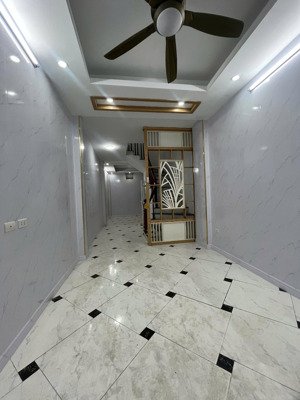 hưng phúc-tam trinh-yên sở 7tỷ2 (thương lượng)40m2/4t+5n -50m ra oto tránh - hàng xóm gamuda