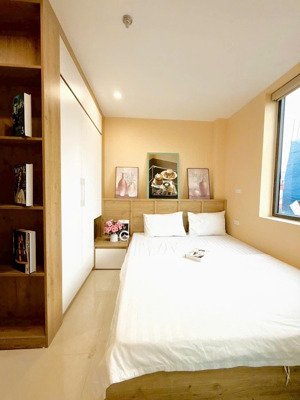 tòa ccmn hoàng cầu 18pkk, dt 105 triệu/tháng, ngõ 3 gác tránh, 20m ra ô tô, 72m2*7t thang máy, pccc