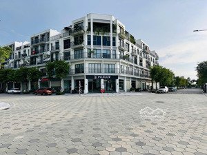 cần cho thuê gấp nhà phố the manor central park, free 20-30 slot để xe full tiện ích, chỉ 23 tr/th.