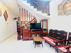 tôn đức thắng 70m, ô tô tránh vào nhà, cách phố 10m. giá 17,4 tỷ có thương lượng.