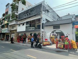 siêu phẩm-ngang lớn góc 2 mặt tiền ngay trần hưng đạo, quận 1, dt 12,5x20m, hđt 250tr/tháng, 105 tỷ