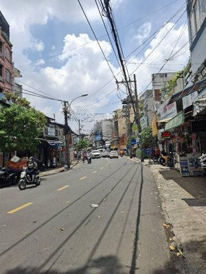 bán nhà 3 tầng lô góc, quận 11, gần kdl đầm sen, 32m2, mặt tiền đường, hơn 5 tỷ