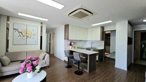 bán căn hoa hậu 3pn tầng trung view hồ vinhomes d''capitale trần duy hưng giá 13,5 tỉ bao thuế phí