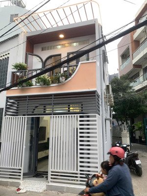 góc 2 mt nguyễn văn đậu p.11 dt: 3,6 x 8m (nh) - 2 lầu_giá 4,95 tỷ