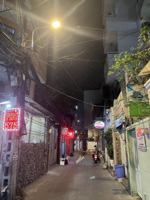 nhà khu sang~60m2 hxh tránh 575 cmt8 -9,96 tỷ-4pn- khu dân trí cao - kế hoàng sa và chợ hoà hưng