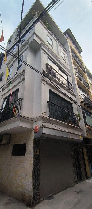 bán nhà lô góc gần ngã tư sở - hai mặt thoáng - ô tô trong nhà, hàng hiếm khu vực