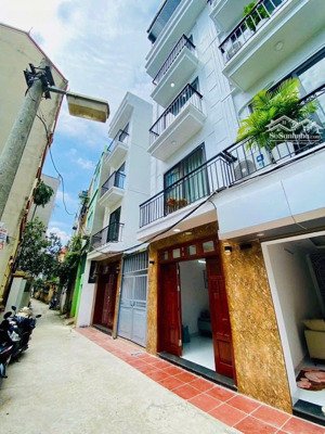 nhà mới thạch bàn - lô góc 2 thoáng full nội thất ô tô đỗ cửa - nhỉnh 6 tỷ