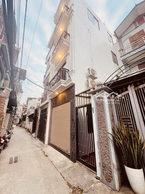 nhà mới nguyễn văn cừ / ngọc lâm chỉ hơn 6 tỷ ô tô đỗ cửa full nội thất cao cấp- lô góc