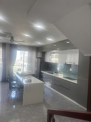 siêu phẩm căn penthouse thông tầng c-sky view, chỉ 3 tỷ xx, còn thương lượng.