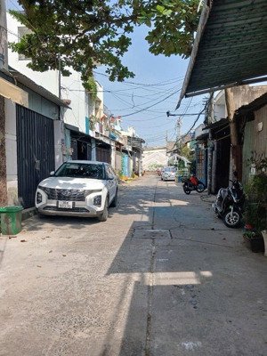 bán nhà bình tân - ngay chợ gò xoài - 4x17m - 2tầng đúc - hẻm xe hơi tránh