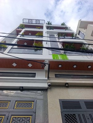 nhà ôtô ngủ trong _ tô ký _ quận 12 _ tặng full nội thất cao cấp_ nhà có thang máy (dt 72m2) 9,3 đ