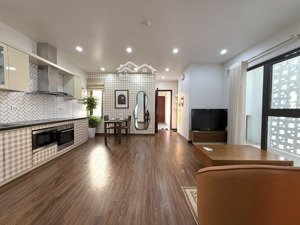 cho thuê căn hộ dịch vụ 1 ngủ 1 khách view hồ tây sống chill mỗi ngày