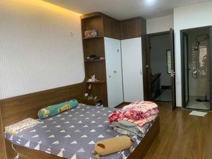 bán nhà đội cấn,,trung tâm ba đình,35m x 4 tầng,nhà mới full nội thất,10m ra phố,nhỉnh 9 tỷ