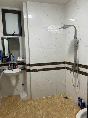 bán nhà hoàng hoa thám,dt 50m2 x 4 tầng,nhà mới full nội thất,ngõ oto,50m2 ra phố,nhỉnh 9 tỷ