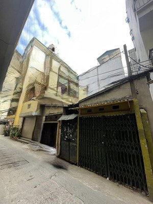 bán đất phạm văn đồng 50m 15tỷ, ngõ thông oto tránh kinh doanh. thuận tiện giao thông