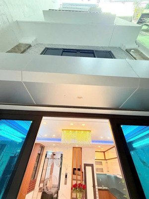 bán nhà trung tâm đống đa, 6 tầng thang máy, nhà full nội thất. dt42m2 6 tầng giá nhỉ nhỉnh 9 tỷ