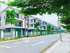 mua biệt thự giá bằng 1/2 căn chung cư ở hà nội