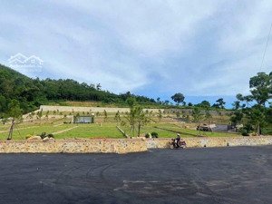 cần bán gấp lô đất dt 279m2 tại khu công nghệ cao hoà lạc, thế đất cao thoáng viu như tam đảo