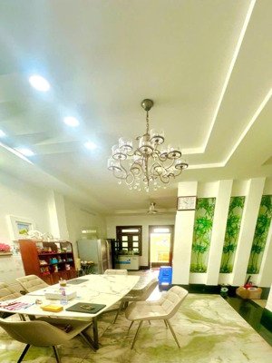biệt thự mặt tiền tân phú ,quận 11- gần 1000m2 nở hậu tài lộc - định cư bán gấp