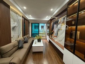 bán nr siêu đẹp ở lạc long quân, 18,5 tỷ, 55m2, 6 tầng, 7pn, 5wc, thang máy.