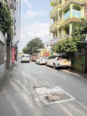 lĩnh nam. nhà thông số đẹp 82m 125 tỷ, siêu rẻ. vị trí cực đẹp ôtô vào nhà,xây toà vp,ccmn đảng cấp