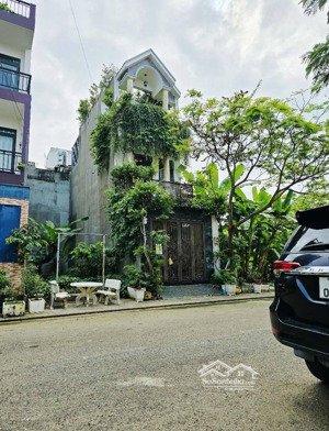 bán nhà 3 tầng hẻm xe hơi chỉ nhỉnh 5tỷ- trung tâm long trường- quận 9