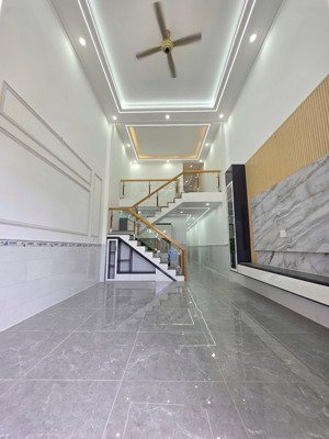 nhà shr thái hoà, tân uyên gần trường học, dân ở kín