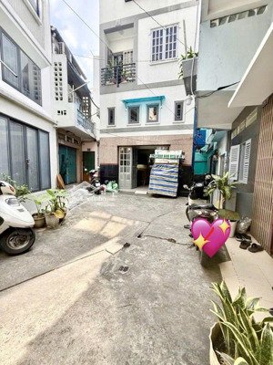 3.99 tỷ, 28m2, 2 tầng, trần bình trọng - quận 5, hẻm nhà 5m thoáng, 1 phút qua quận 1